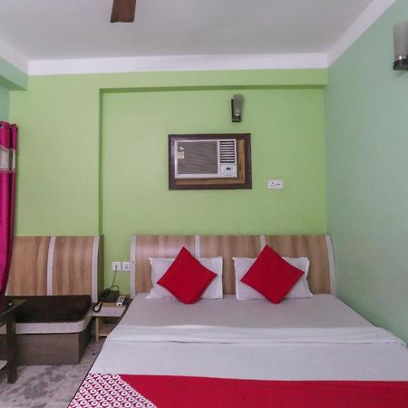 Oyo 60609 Hotel Tanushree Rampurhat Экстерьер фото