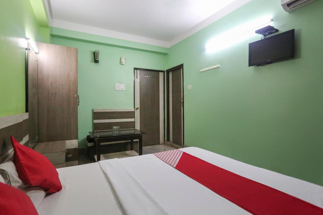 Oyo 60609 Hotel Tanushree Rampurhat Экстерьер фото