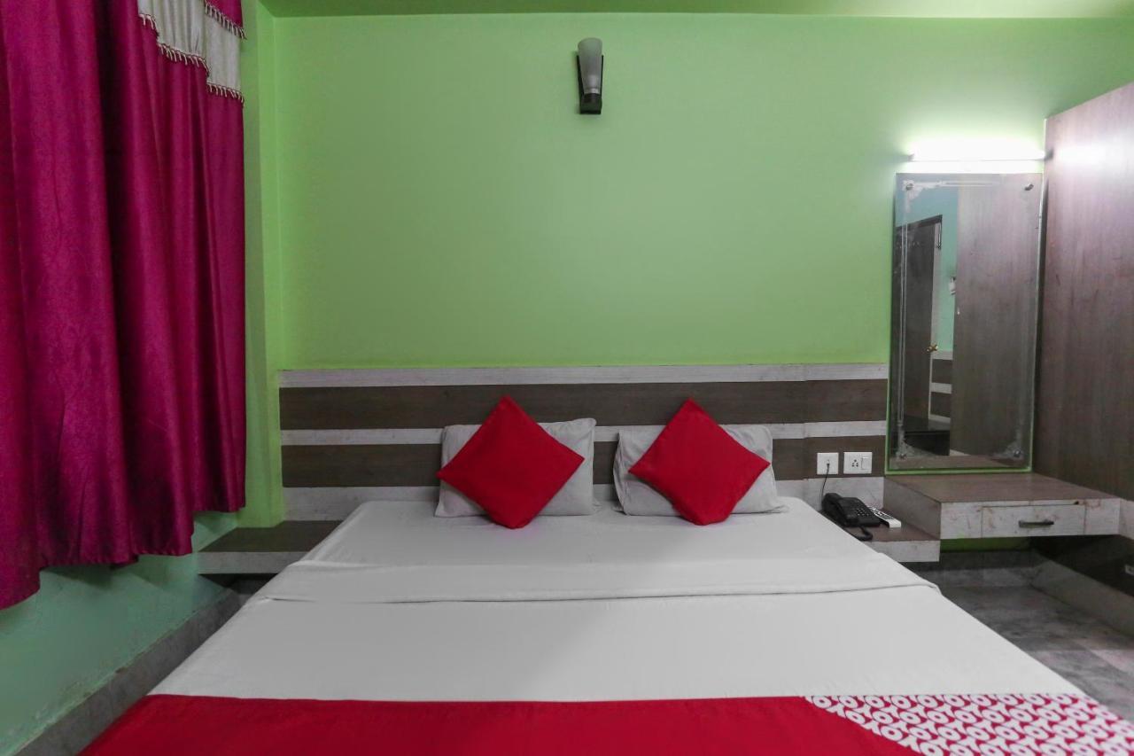 Oyo 60609 Hotel Tanushree Rampurhat Экстерьер фото