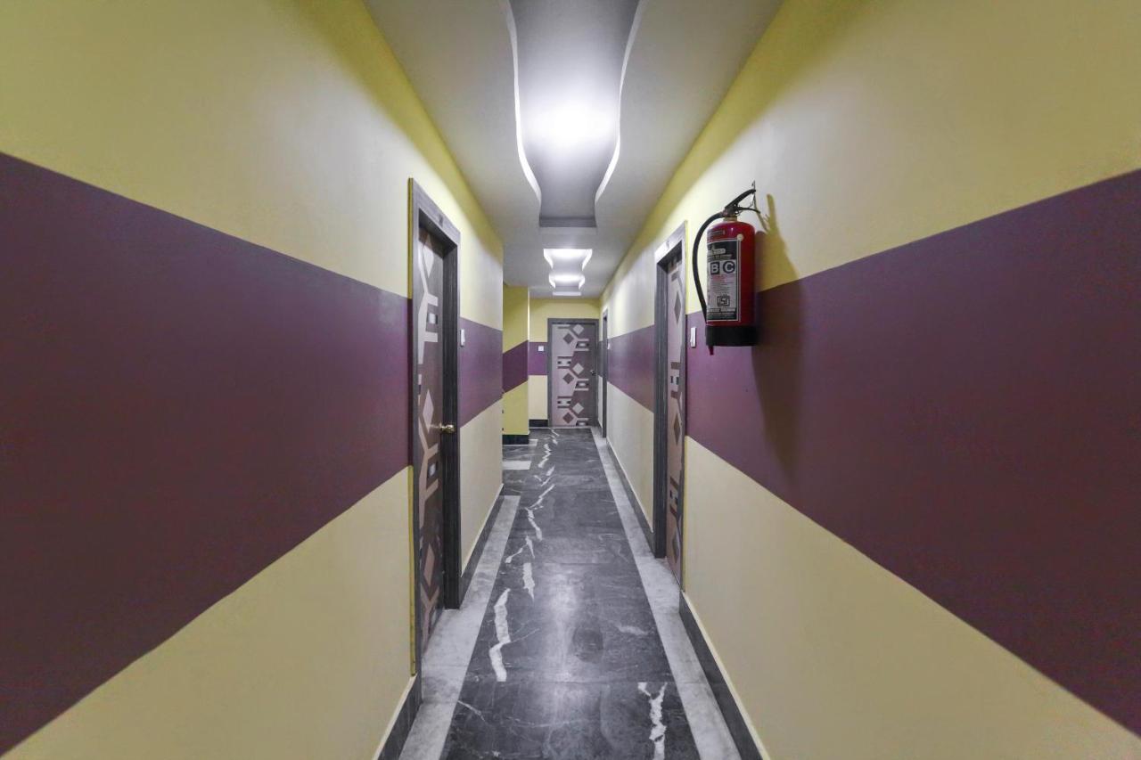 Oyo 60609 Hotel Tanushree Rampurhat Экстерьер фото