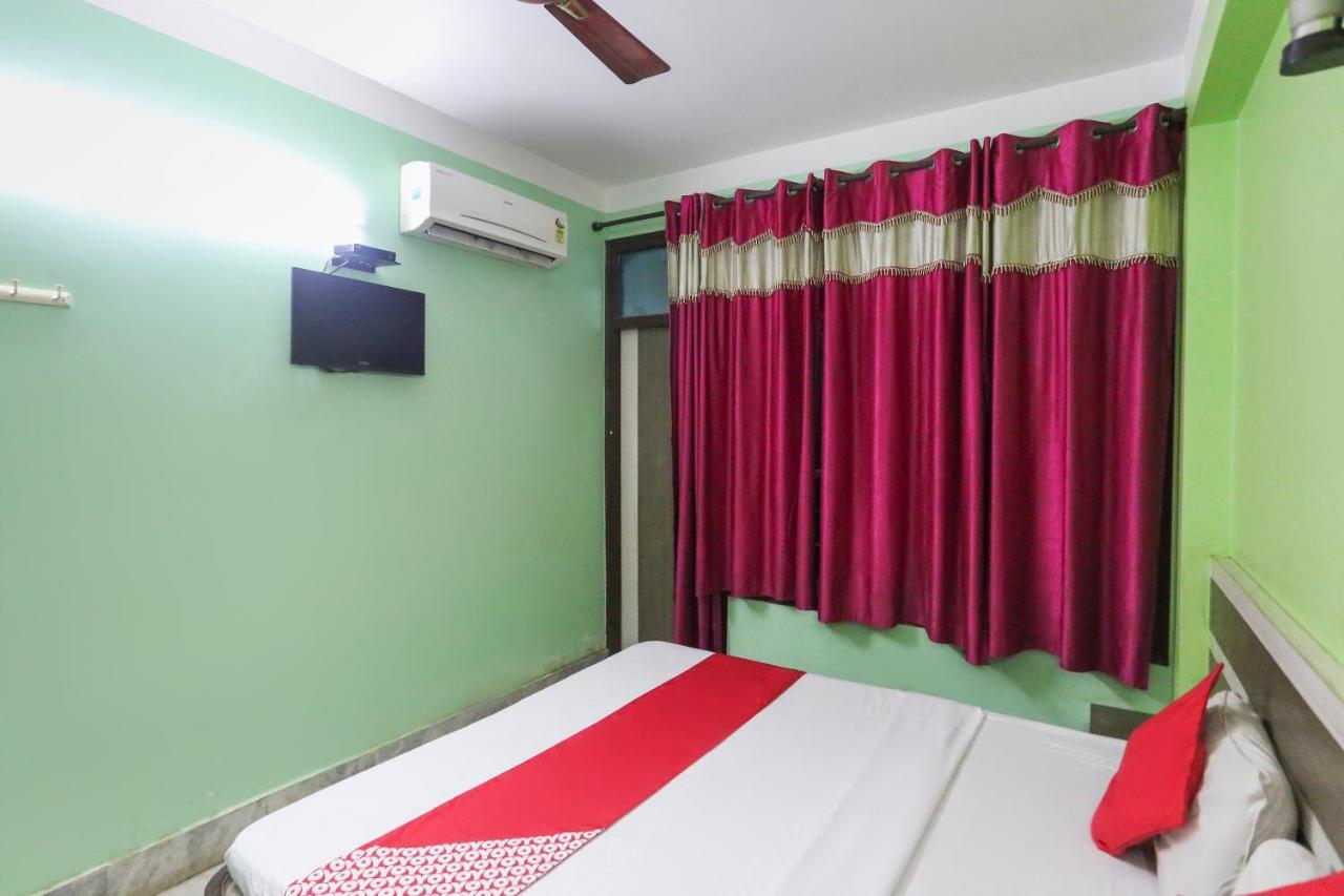 Oyo 60609 Hotel Tanushree Rampurhat Экстерьер фото