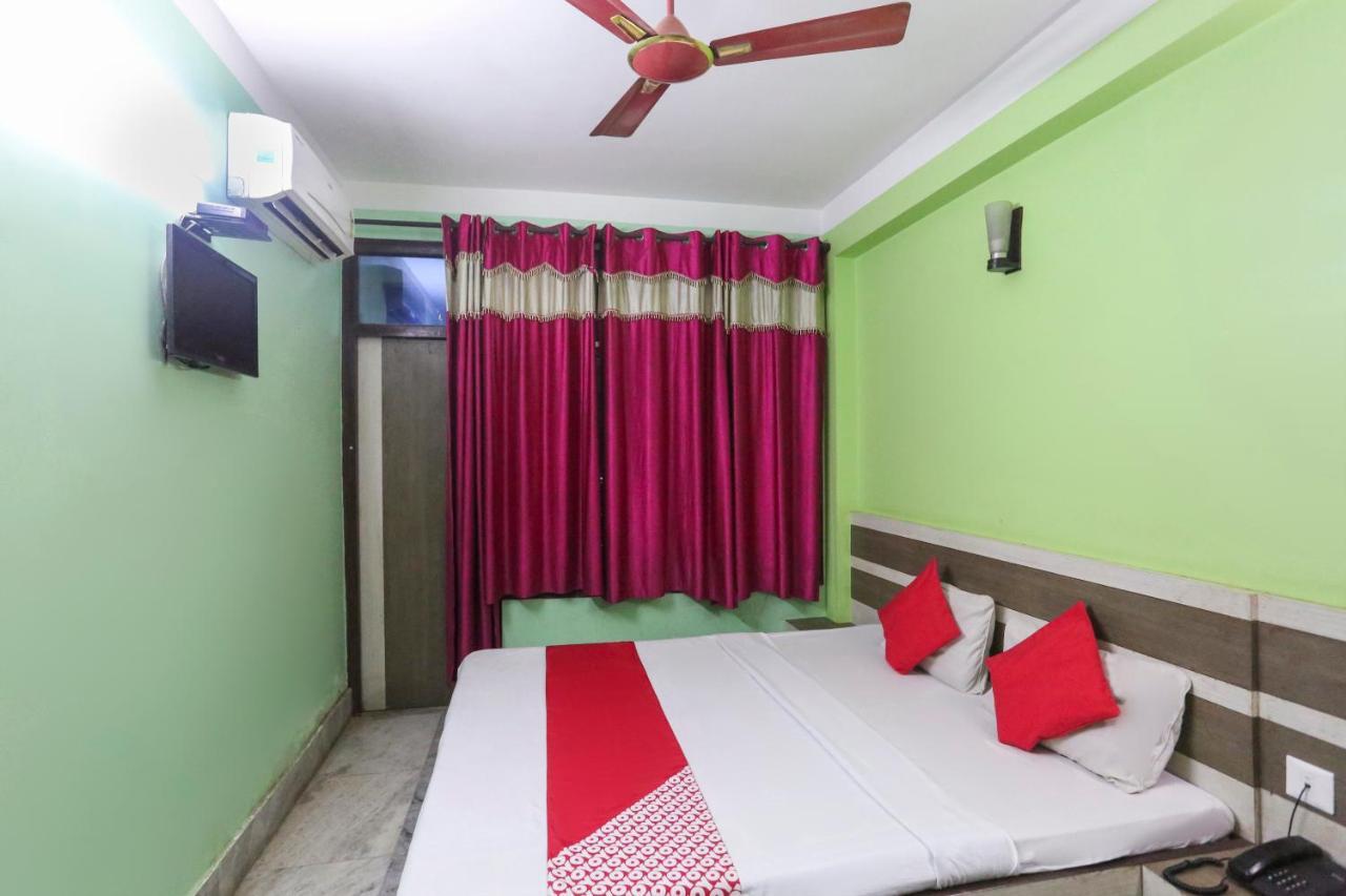 Oyo 60609 Hotel Tanushree Rampurhat Экстерьер фото