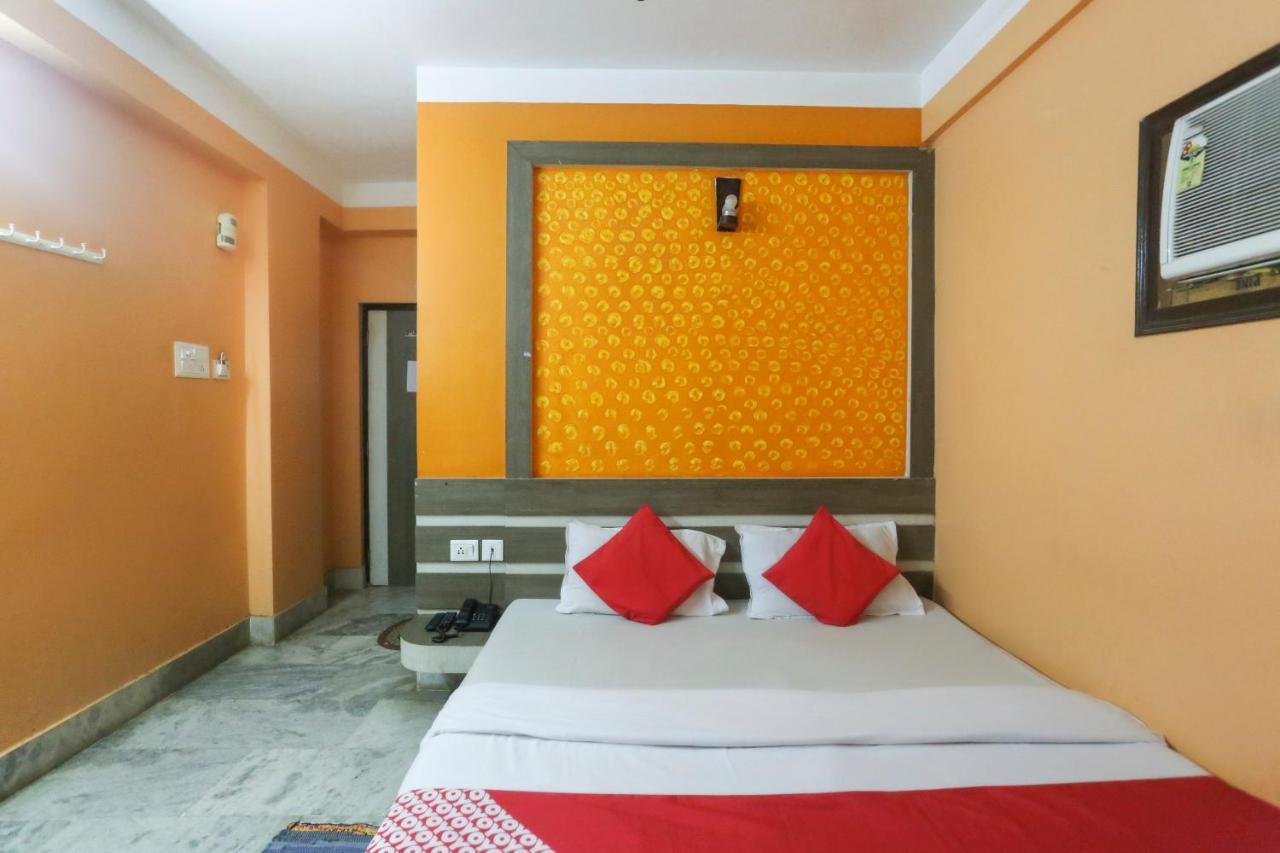 Oyo 60609 Hotel Tanushree Rampurhat Экстерьер фото