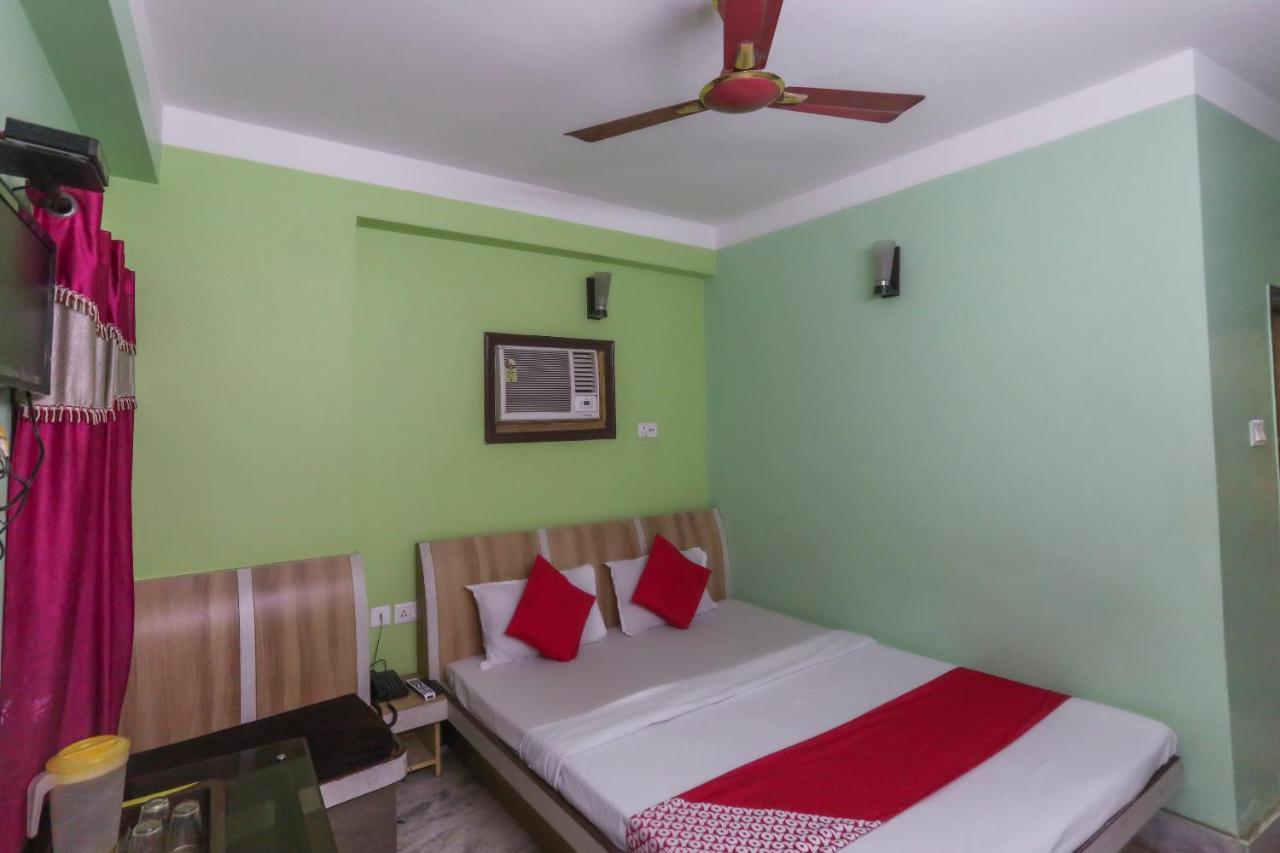 Oyo 60609 Hotel Tanushree Rampurhat Экстерьер фото